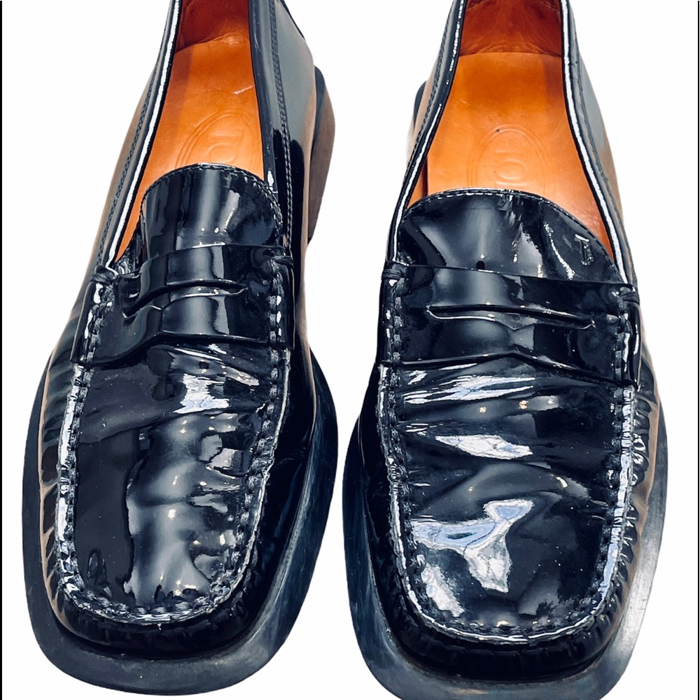 TOD’S BLACK PATIENT ITALIAN LEATHER LOAFERS SIZE 8